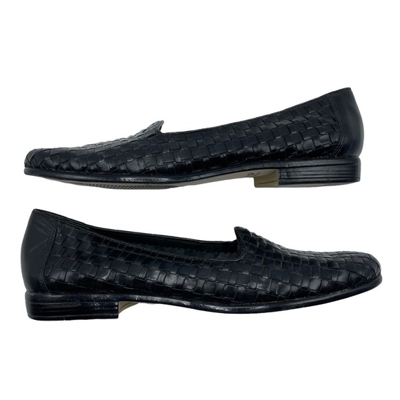 Trotters Liz Flats Black Woven Leather Loafers Almond Toe Stacked Heel Size 7N - Picture 11 of 14
